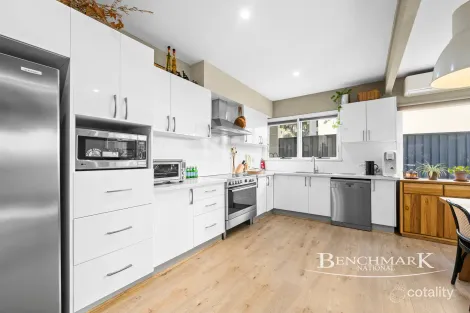 Property photo of 33 Bingara Drive Sandy Point NSW 2172