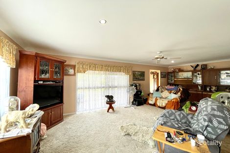 Property photo of 32 Haydn Drive Kawungan QLD 4655