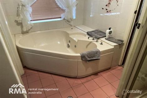 Property photo of 34 Bedfordale Hill Road Mount Richon WA 6112