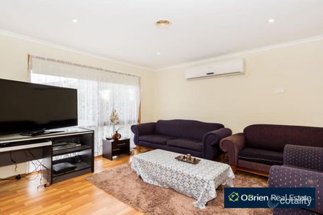 Property photo of 4 Isaac Edey Place Hampton Park VIC 3976