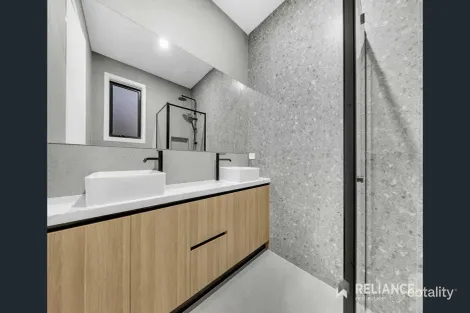 Property photo of 36 Mighty Road Sunbury VIC 3429