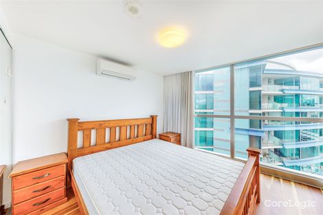 Property photo of 2004/231-245 Harbour Esplanade Docklands VIC 3008