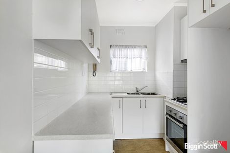 Property photo of 13/2 St Kinnord Street Aberfeldie VIC 3040