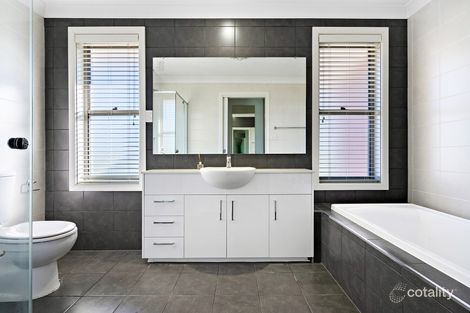 Property photo of 15 Saltbush Circuit Ropes Crossing NSW 2760