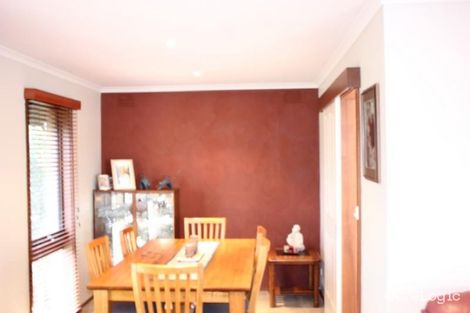 Property photo of 63 Charles Green Avenue Endeavour Hills VIC 3802