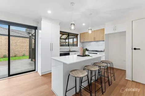Property photo of 34 McClelland Drive Mill Park VIC 3082