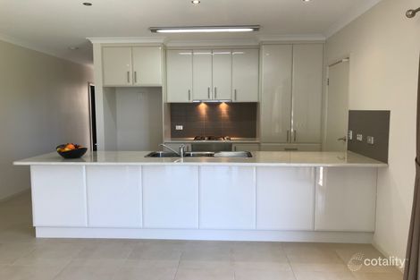 Property photo of 5 Craig Circuit Leneva VIC 3691