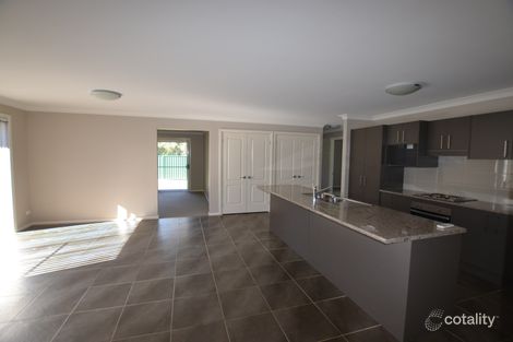 Property photo of 2 Vivienne Street Hill Top NSW 2575