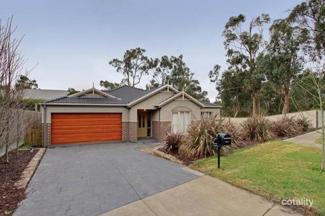 35 Sebire Ave, Wandin North, VIC 3139