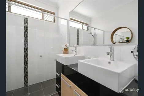 Property photo of 12 Horizon Drive Springfield Lakes QLD 4300