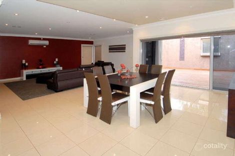 Property photo of 2 Cairn Curran Terrace Caroline Springs VIC 3023