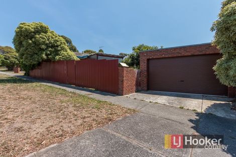 Property photo of 2 Chalcot Drive Endeavour Hills VIC 3802