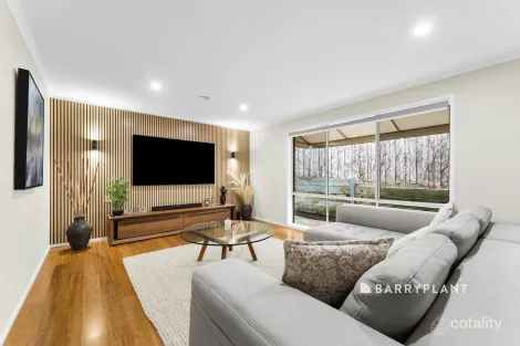 Property photo of 91 Fieldstone Boulevard Beaconsfield VIC 3807