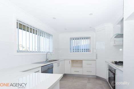 Property photo of 12 Myrtle Close Orange NSW 2800