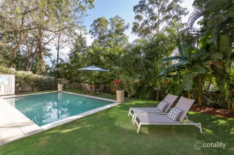 Property photo of 169 Jesmond Road Indooroopilly QLD 4068