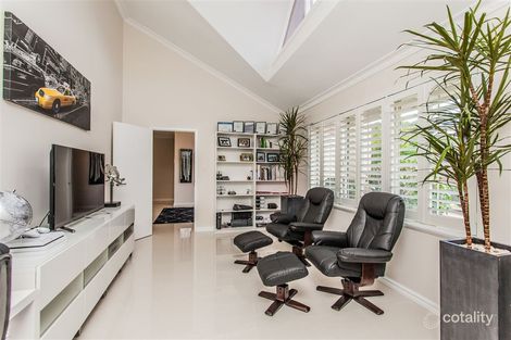 Property photo of 4 Levien Place Winthrop WA 6150