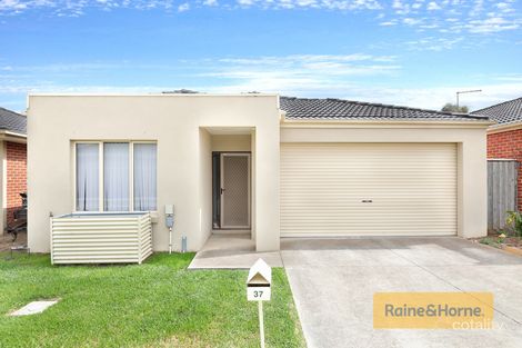 37/35 Tullidge St, Melton, VIC 3337