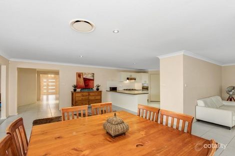 Property photo of 5 Greenhaven Circuit Woongarrah NSW 2259