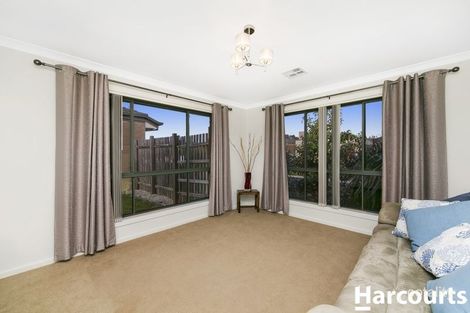 Property photo of 33 Dagmar Berne Street Macgregor ACT 2615