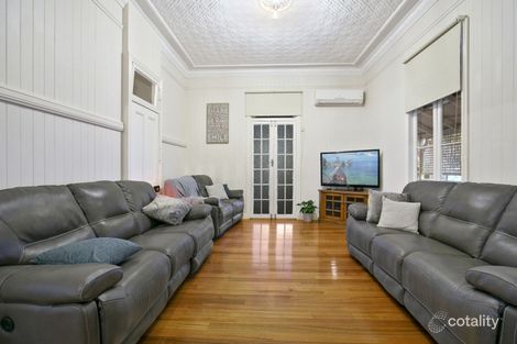 Property photo of 9 Ernest Street Labrador QLD 4215