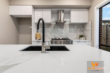 Property photo of 9 Cordiller Street Clyde North VIC 3978