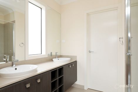 Property photo of 75 Treeve Parkway Werribee VIC 3030