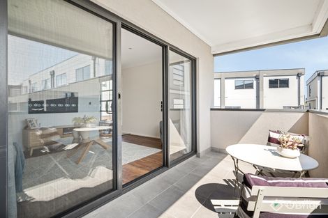 Property photo of 26 Rubus Way Pakenham VIC 3810