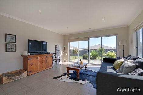 Property photo of 11 Dunsmuir Grove Traralgon VIC 3844