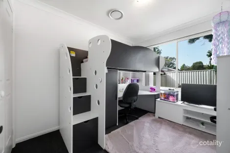 Property photo of 4 Windeyer Place St Helens Park NSW 2560