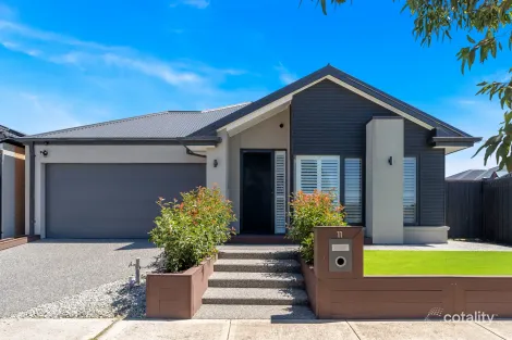 11 Tangelo St, Mickleham, VIC 3064