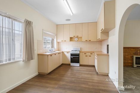 Property photo of 30 Doynton Parade Mount Waverley VIC 3149
