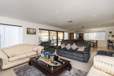 Property photo of 17 Kingsway Gardens Canning Vale WA 6155