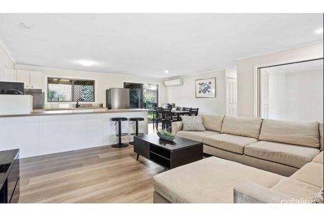 13 Goodman Cl, Highland Park, QLD 4211