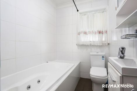 Property photo of 6 Halmahera Crescent Lethbridge Park NSW 2770