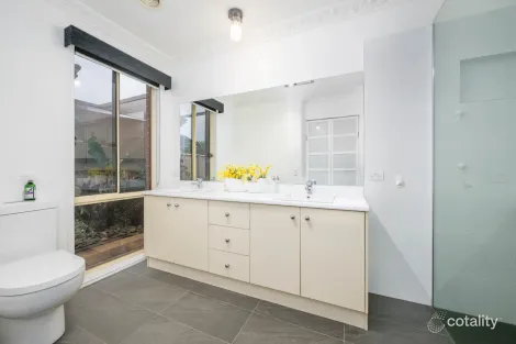 Property photo of 23 Pell Crescent Mooroopna VIC 3629