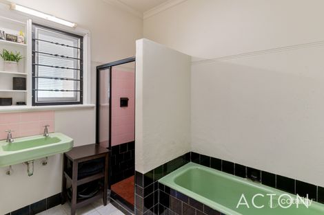 Property photo of 295 Scarborough Beach Road Doubleview WA 6018