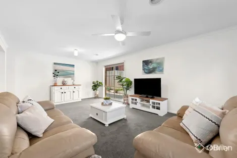 Property photo of 2 Black Wattle Place Somerville VIC 3912