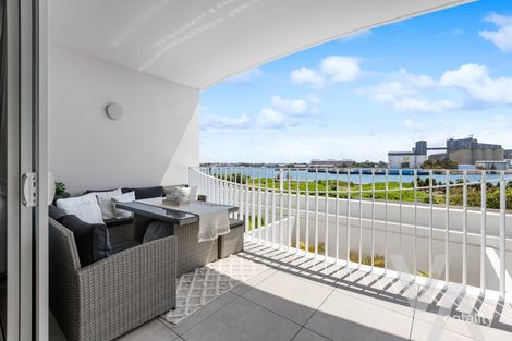 205/23 Honeysuckle Dr, Newcastle, NSW 2300