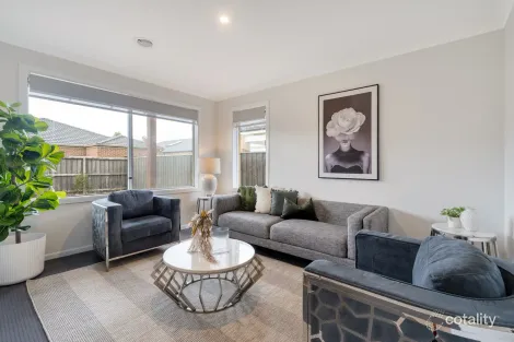 Property photo of 11 Oasis Avenue Mickleham VIC 3064