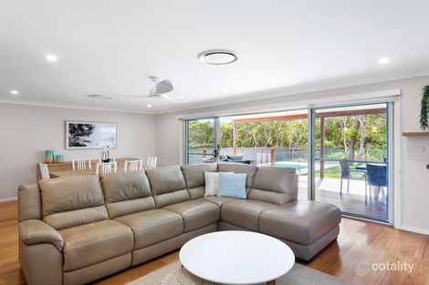 Property photo of 4 Sandcastle Close Forresters Beach NSW 2260