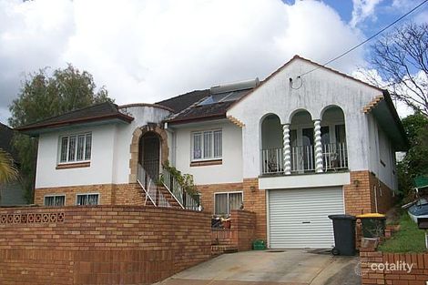 17 Moorland St, Moorooka, QLD 4105