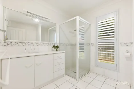 Property photo of 12 Jutsum Street Middle Ridge QLD 4350