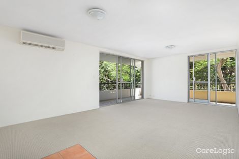 Property photo of 2/201 Gladstone Road Highgate Hill QLD 4101