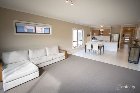 Property photo of 102 Hummingbird Boulevard Tarneit VIC 3029