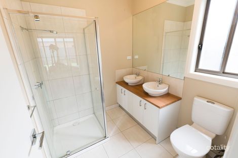 Property photo of 102 Hummingbird Boulevard Tarneit VIC 3029