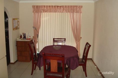Property photo of 2 Lovett Place Queens Park WA 6107