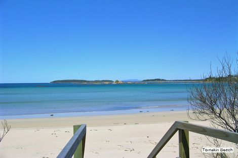 Property photo of 18 Deakin Parade Tomakin NSW 2537