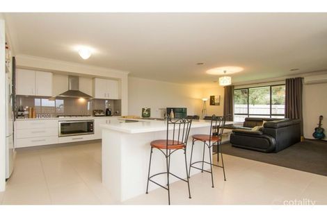 Property photo of 17 St Austell Court Skye VIC 3977
