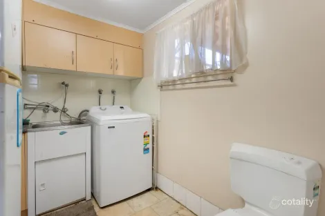 Property photo of 18 Thomas Street Flinders View QLD 4305
