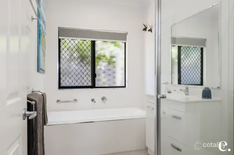 Property photo of 34 Saltwater Court Mulambin QLD 4703